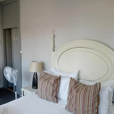 Guest house Charming House Quental